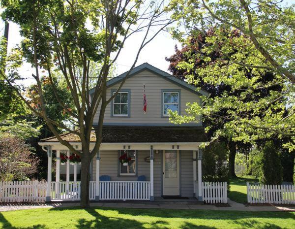 The Olde Angel Inn Niagara-on-the-Lake Exterior photo